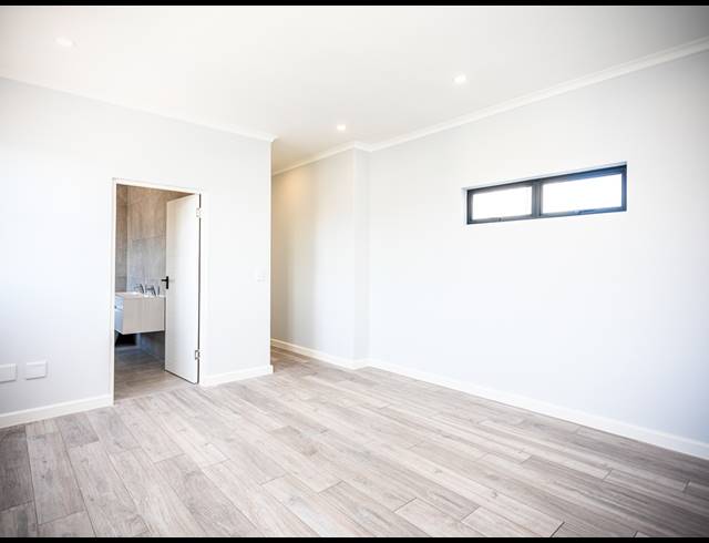 4 BEDROOM FREEHOLD FOR SALE IN SANDOWN